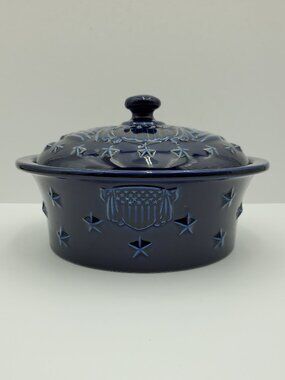 Longaberger American Eagle 1.5 Quart Covered Casserole Baking Dish